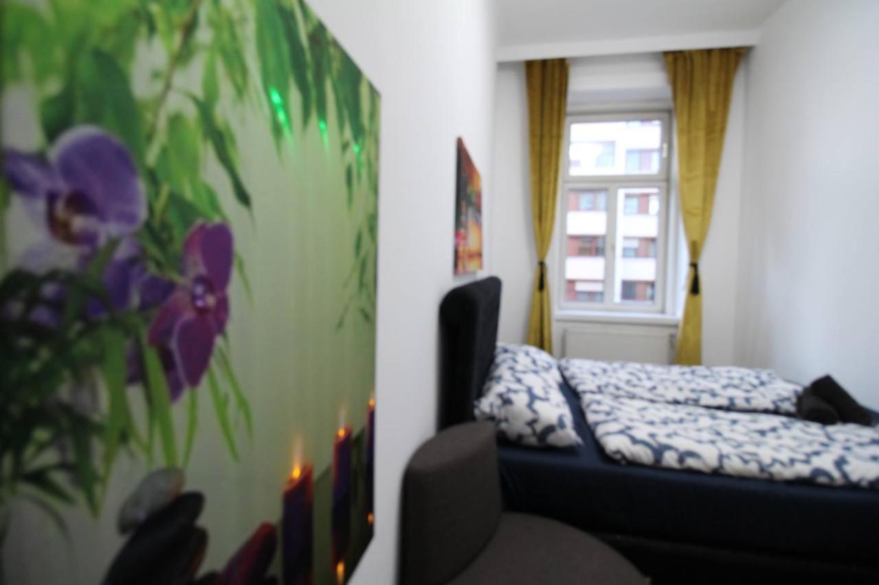 Modern Double Room Js B Vienna Exterior photo
